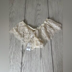 - Bottom, cream/ivory . 1